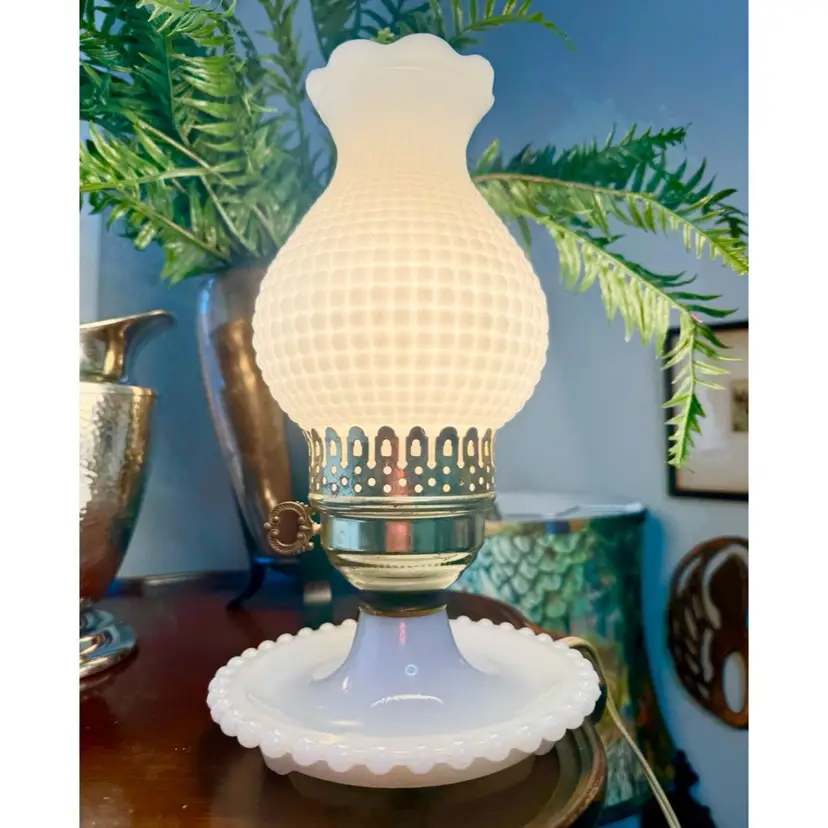 😻 Vintage Milk Glass Hobnail Table Lamp, Ruffled Shade & Beaded Edge Base