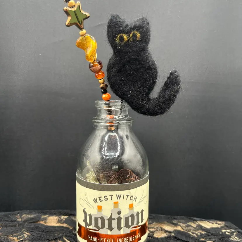 Made By Me “West Witch” Potion Bottle With Needle Felted Cat And Glass Bead Wand 6.5” x 2.5”