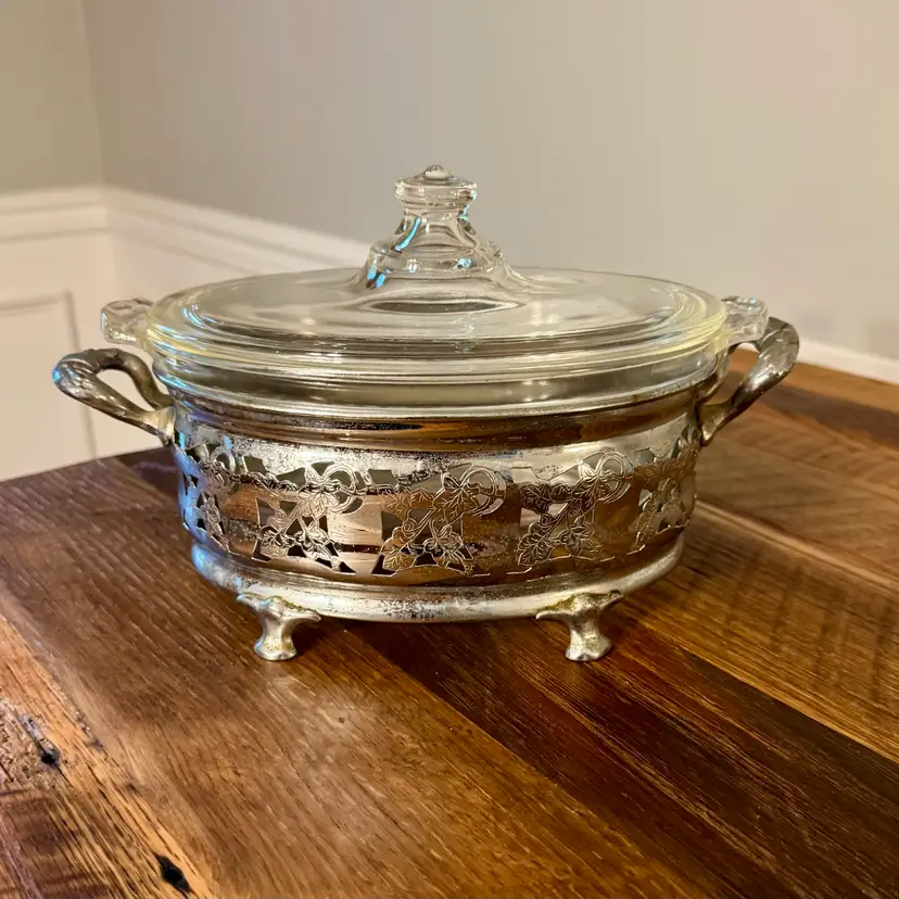 🎀 Antique PYREX Oval Casserole Dish w/Silver-Plated Cradle- *CALL OUT*