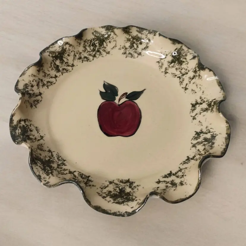 Piney Woods NC Art Pottery Ruffled Apple Pie Dish Spongeware Farmhouse Handmade
