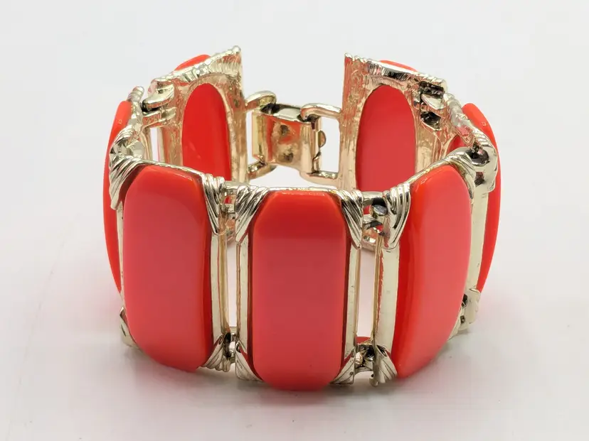 Vintage Gold Tone Chunky Coral Thermoplastic Panel Bracelet
