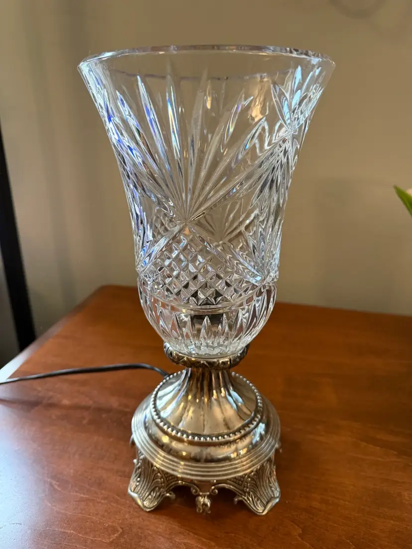 ☀️ 12-1/2” H Vintage Crystal And Silver Plated Lamp