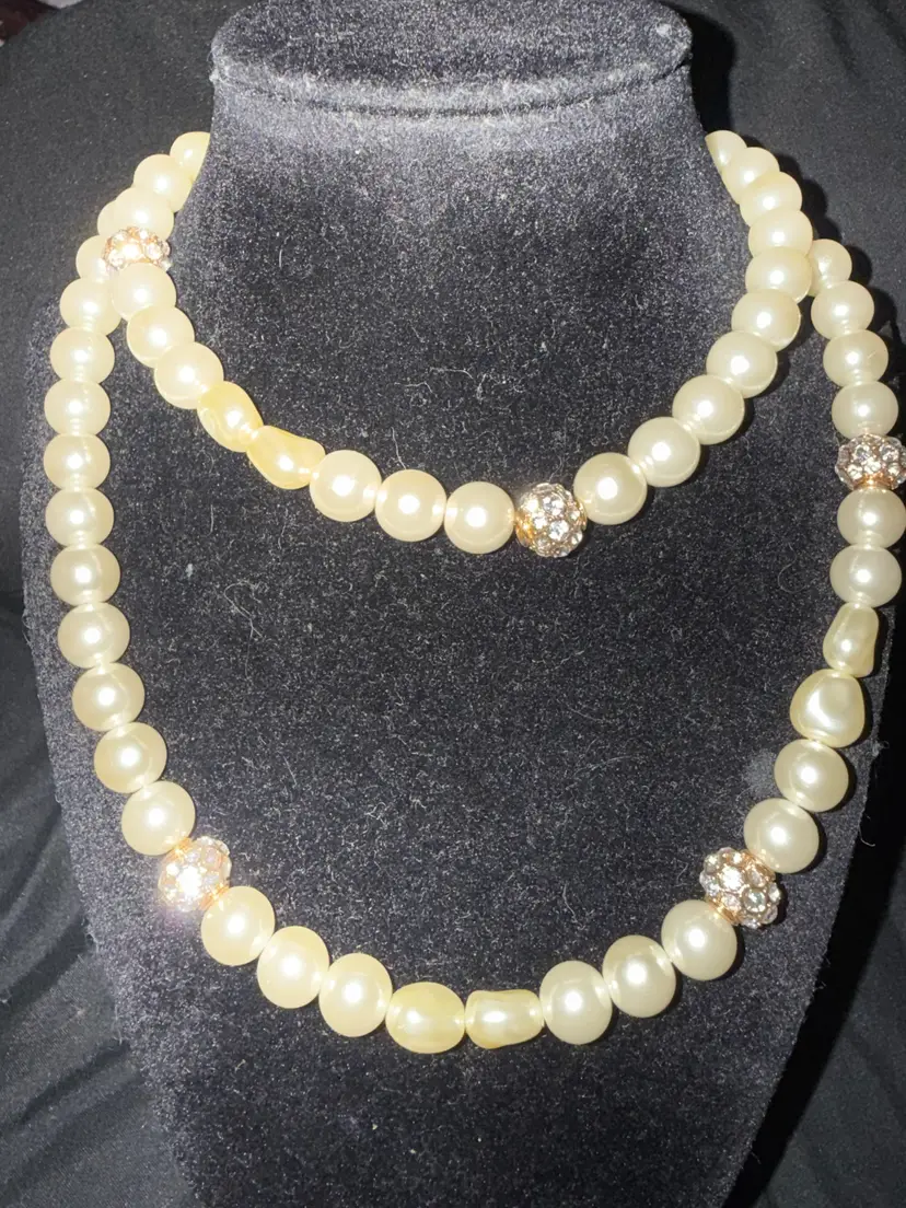 Vintage Pearl and Rhinestone Necklace