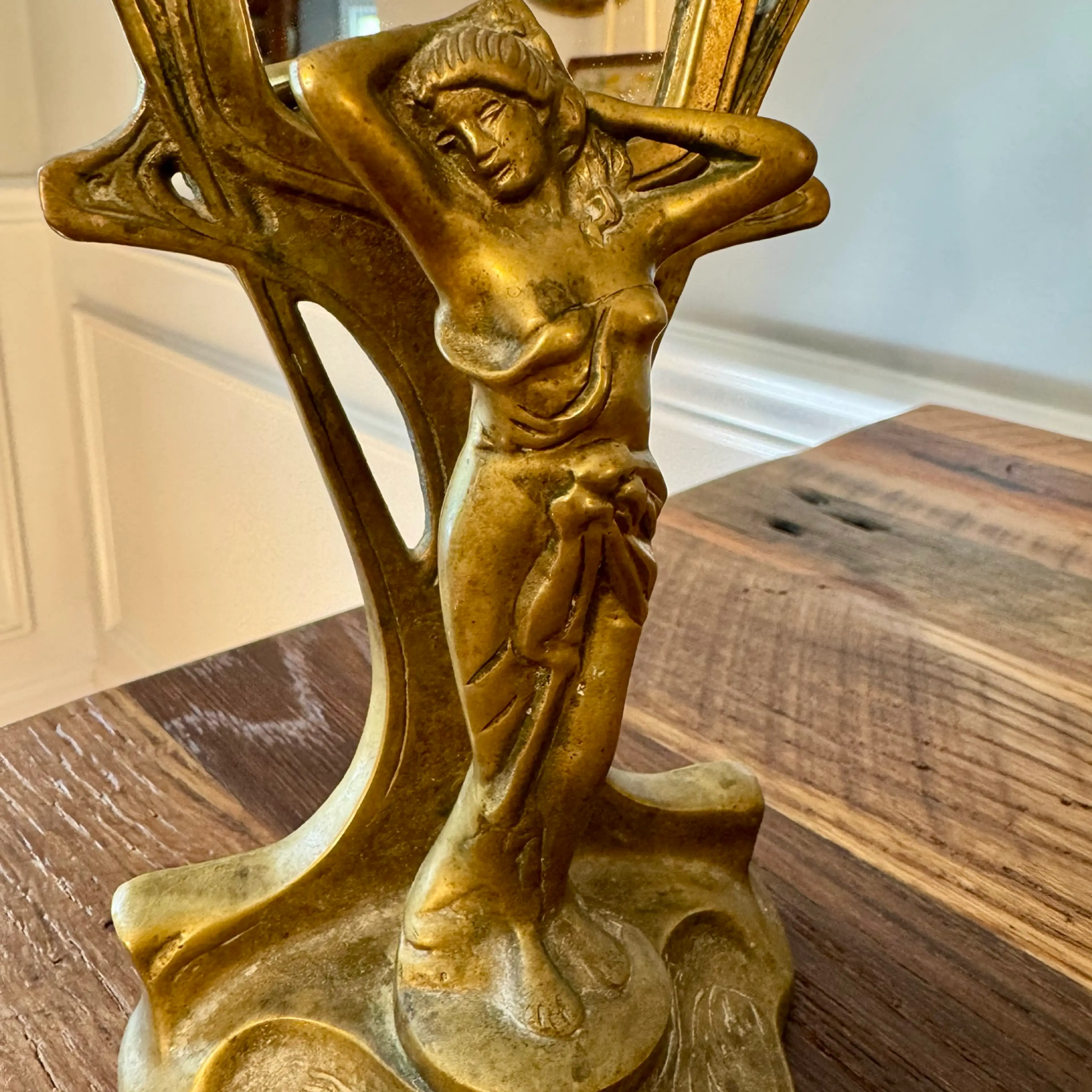 Image 2 of 8