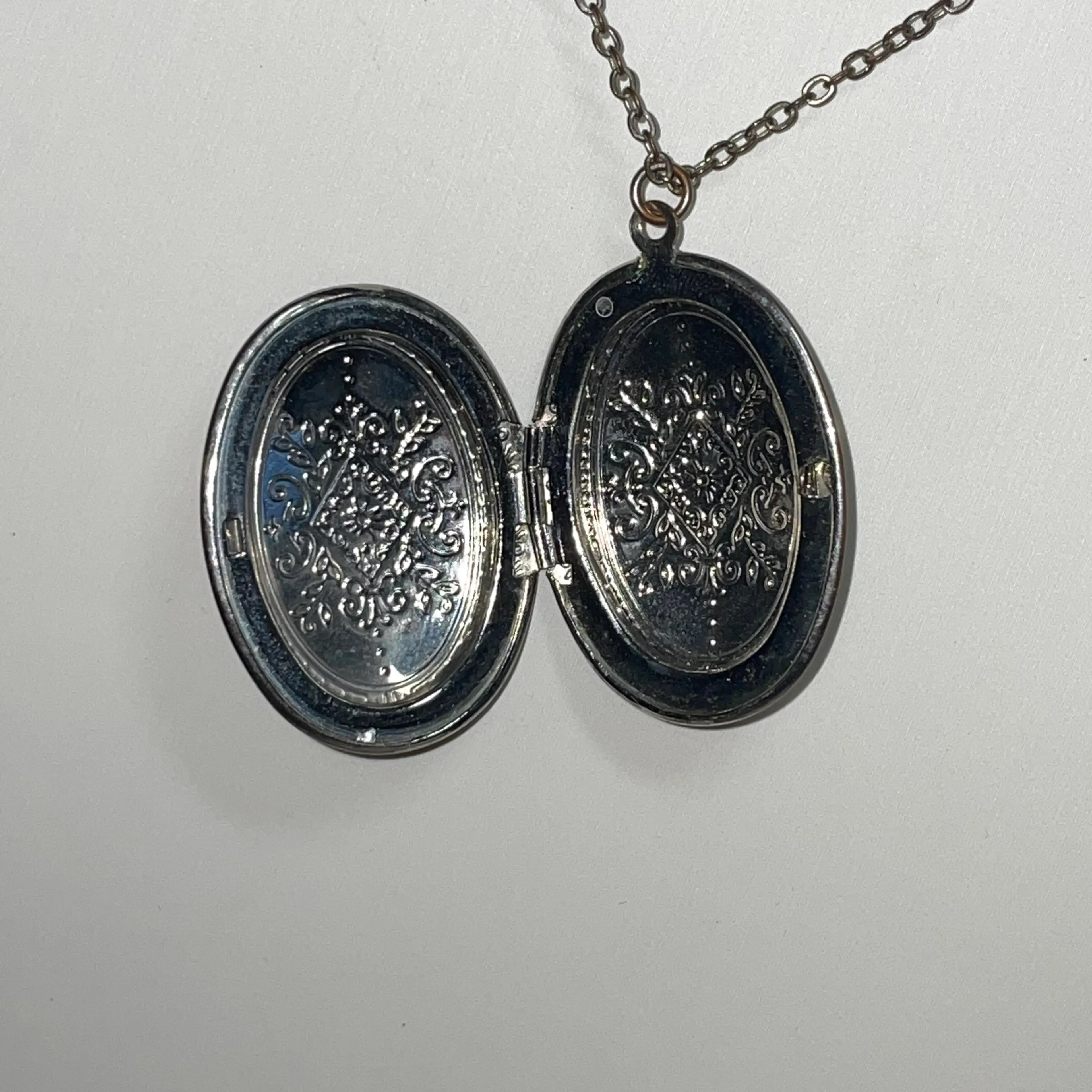 Image 2 of 6