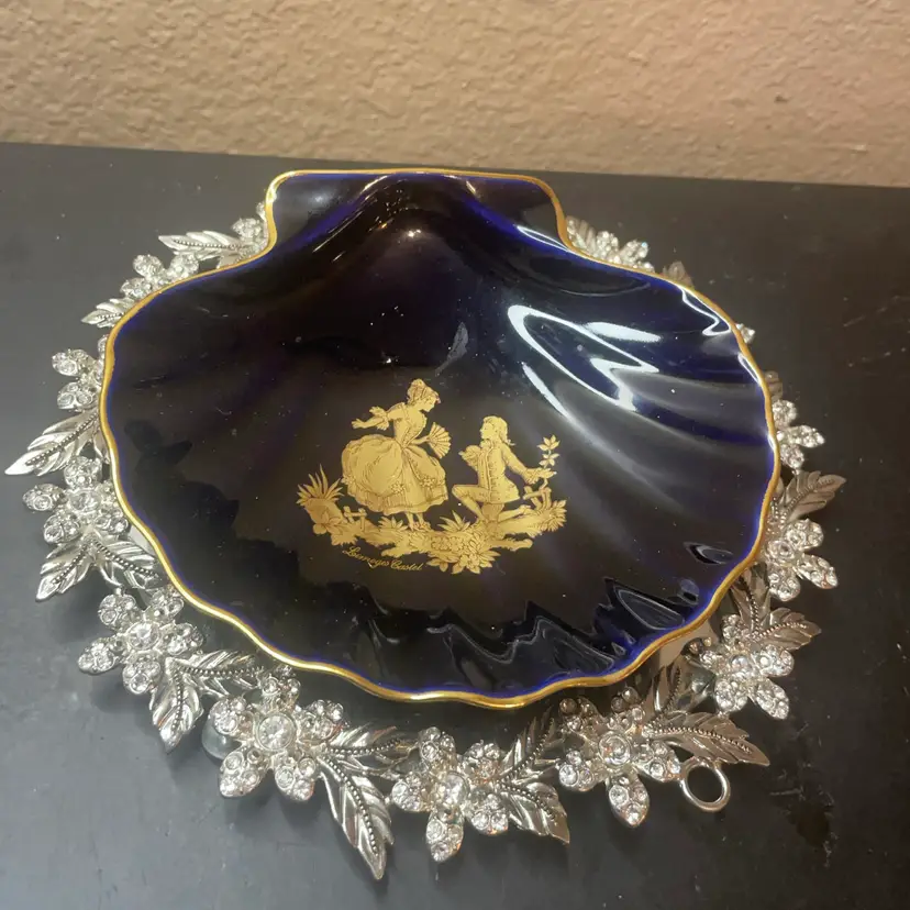 Limoges Castle France 22Kt Rim Cobalt Blue 6” Shell Trinket Holder