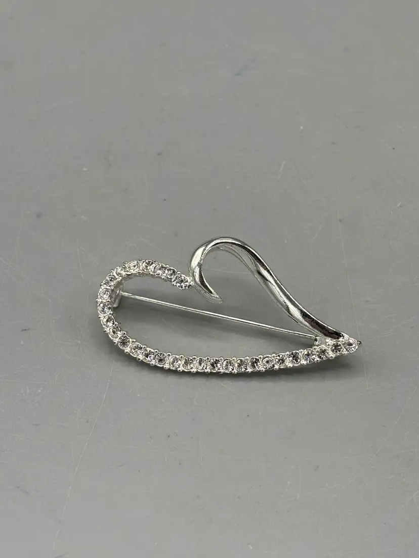 Silver tone Crystal heart brooch