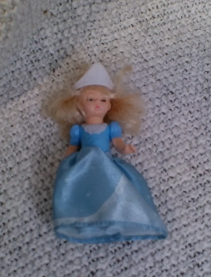 2010 McDonald's Happy Meal Cinderella doll made by Madame Alexander.