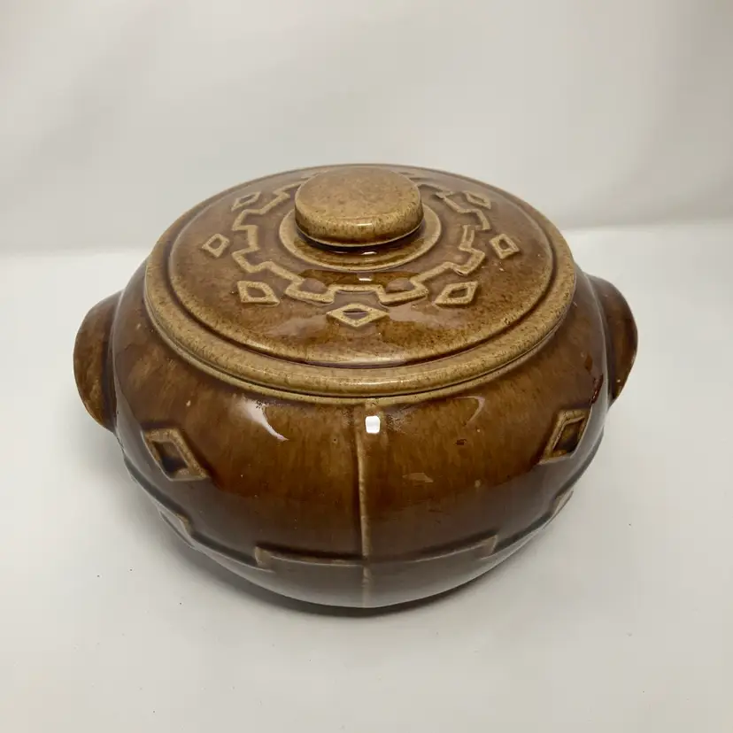 Vintage Monmouth Pottery Handled And Lidded Bean Pot! 8” x 6 1/2”! Cookie Jar, Charging Cords Hideaway, Yarn Holder! READ! Lots Of Crazing!