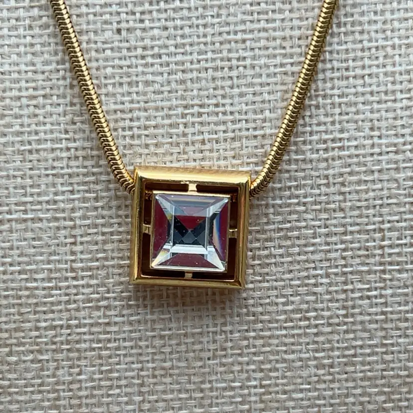 Vintage Avon 14” Gold Tone Square Crystal Pendant Necklace + 5” Extender
