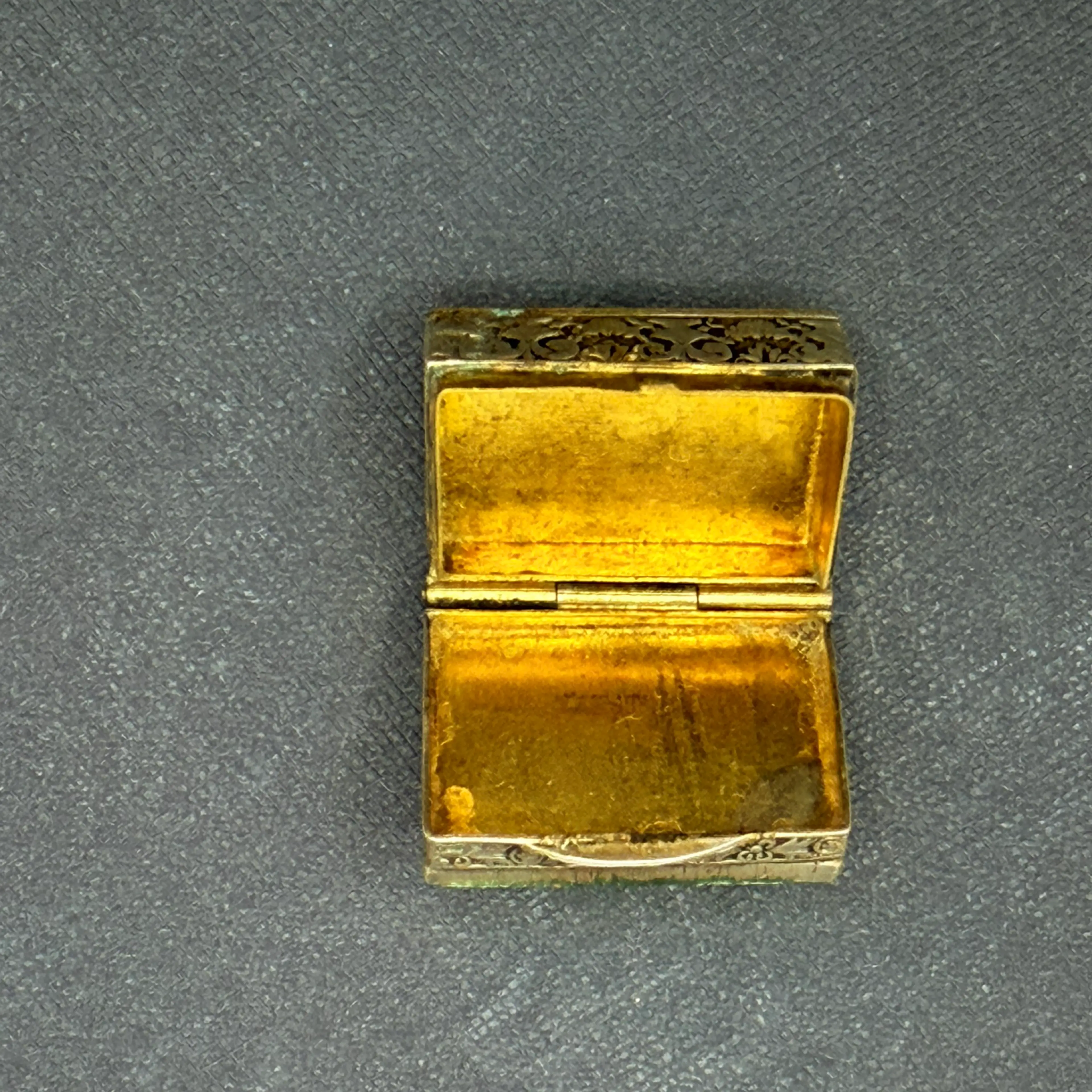 Image 3 of 4