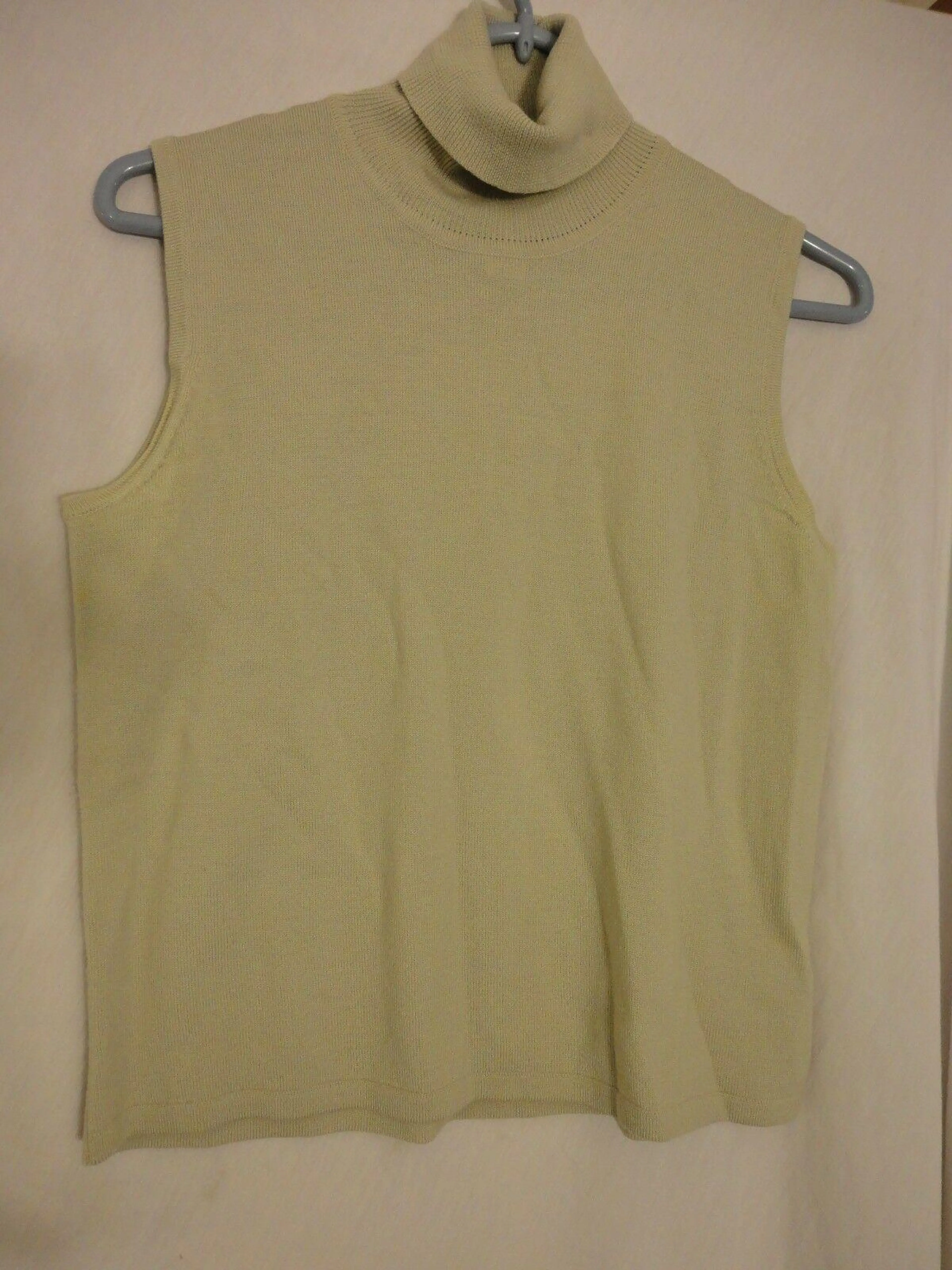 Image 1 of 7