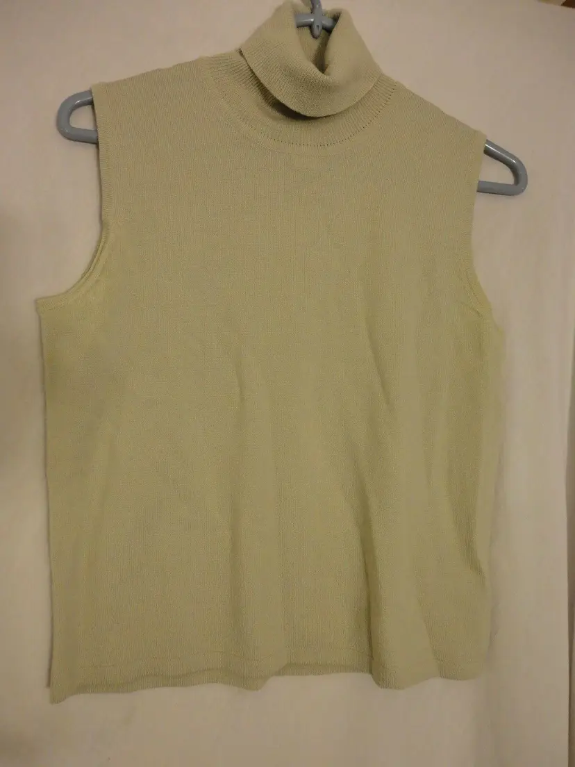 Jones New York 100% Merino wool Size M beige knit sleeveless sweater top Bust 17