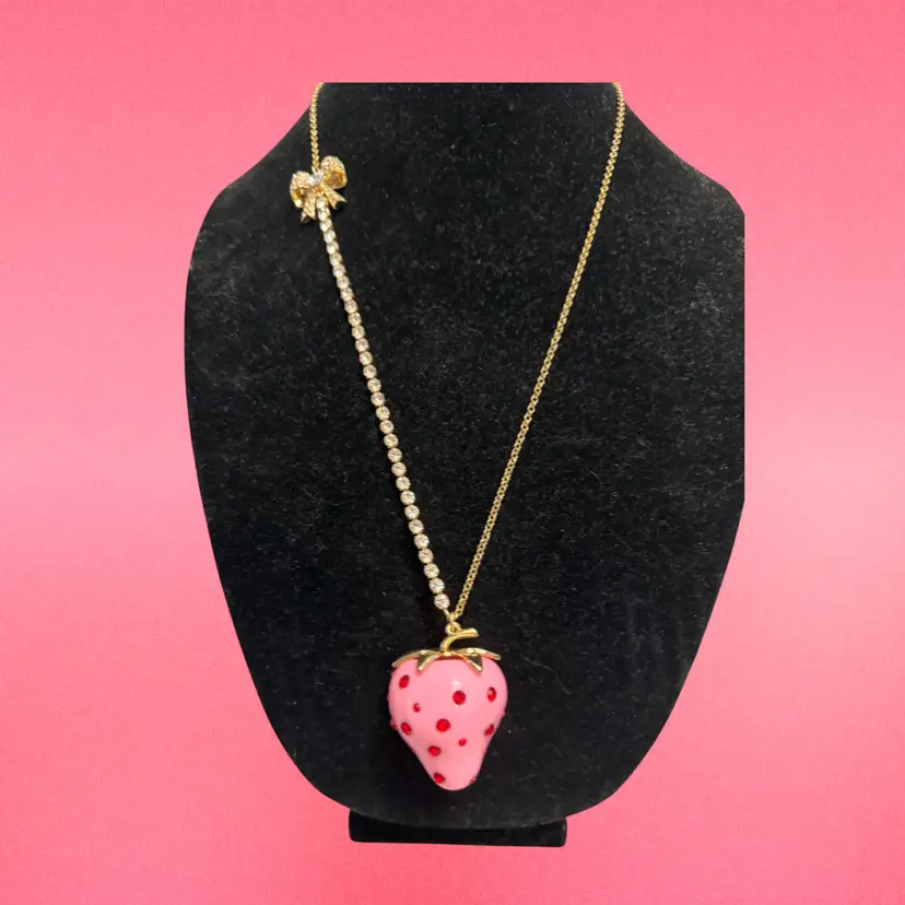 ***🍓 PICK OF THE WEEK – $1 START! 🍓
Betsey Johnson Pink Strawberry Statement Necklace | 38” Long Rhinestone Necklace