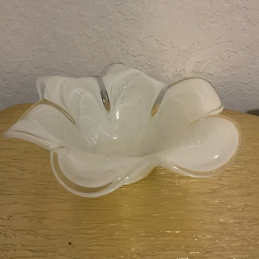🍁White Lotus Flower Handkerchief Design Glass Bowl