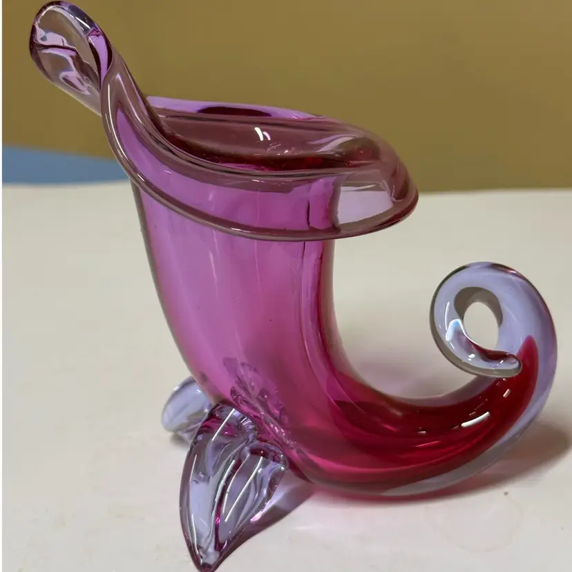 Flavio Poli Archimede Seguso Murano Neodymium Sommerso Cornucopia Vase 5”