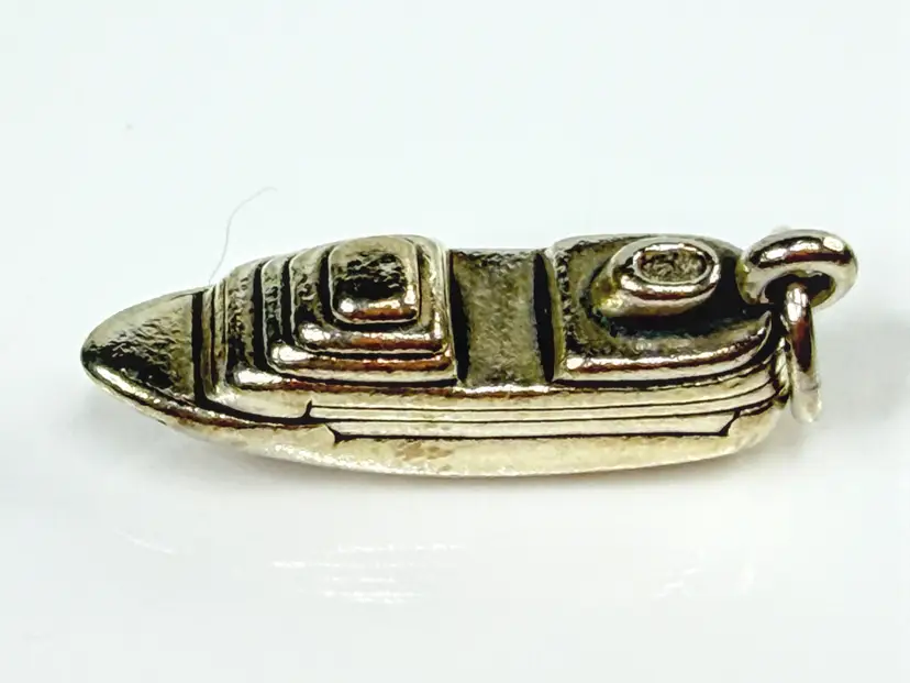 James Avery Retired Sterling Silver 3D Speedboat Motor Boat Charm 7g JR2122