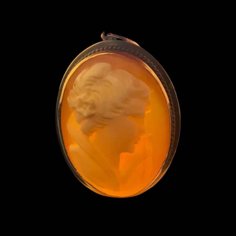 Vintage 585 Italy 14k Solid Gold Carved Shell Cameo 1”, 2.4g
