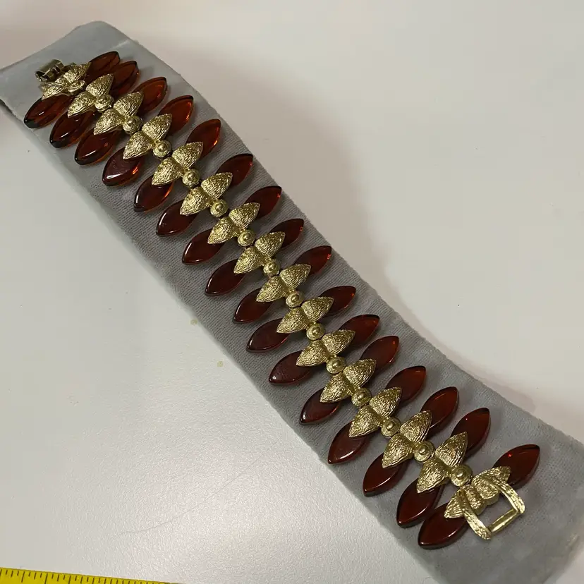 Coro Pegasus Amber Color & Gold Tone Bracelet 7.5”