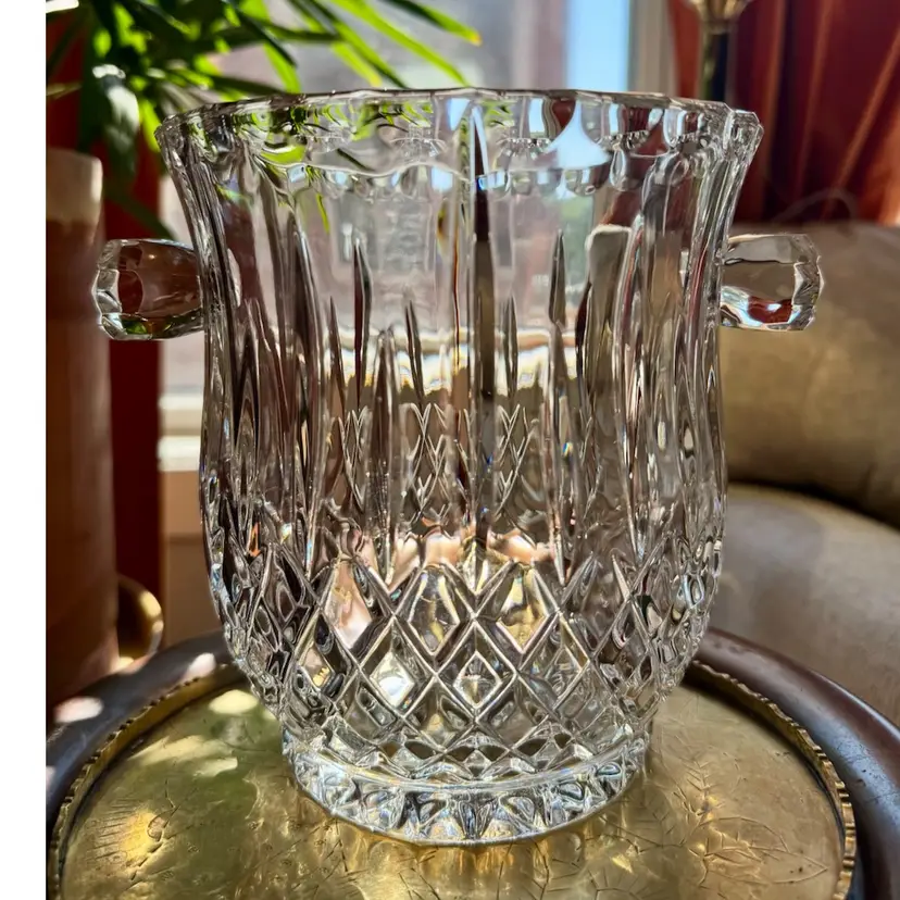 .😻 7x6” Gorham King Edward crystal ice bucket w/diamond-cut pattern & knob handles