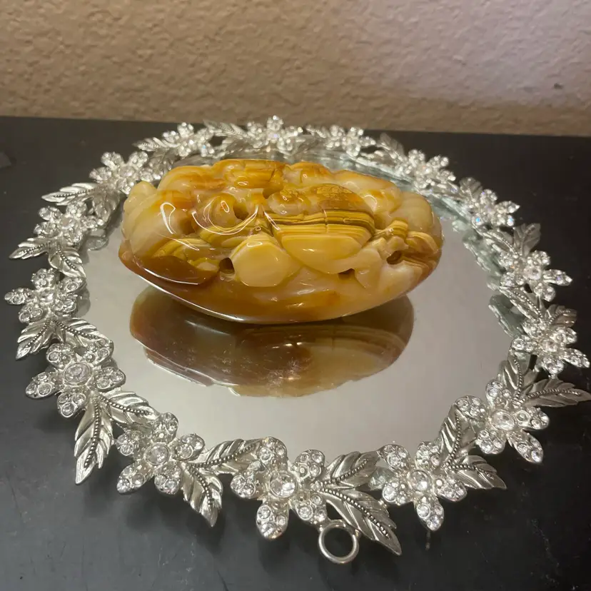 Gorgeous Carved Variegated Onyx 5” Flower Frog Sculpture From Italy