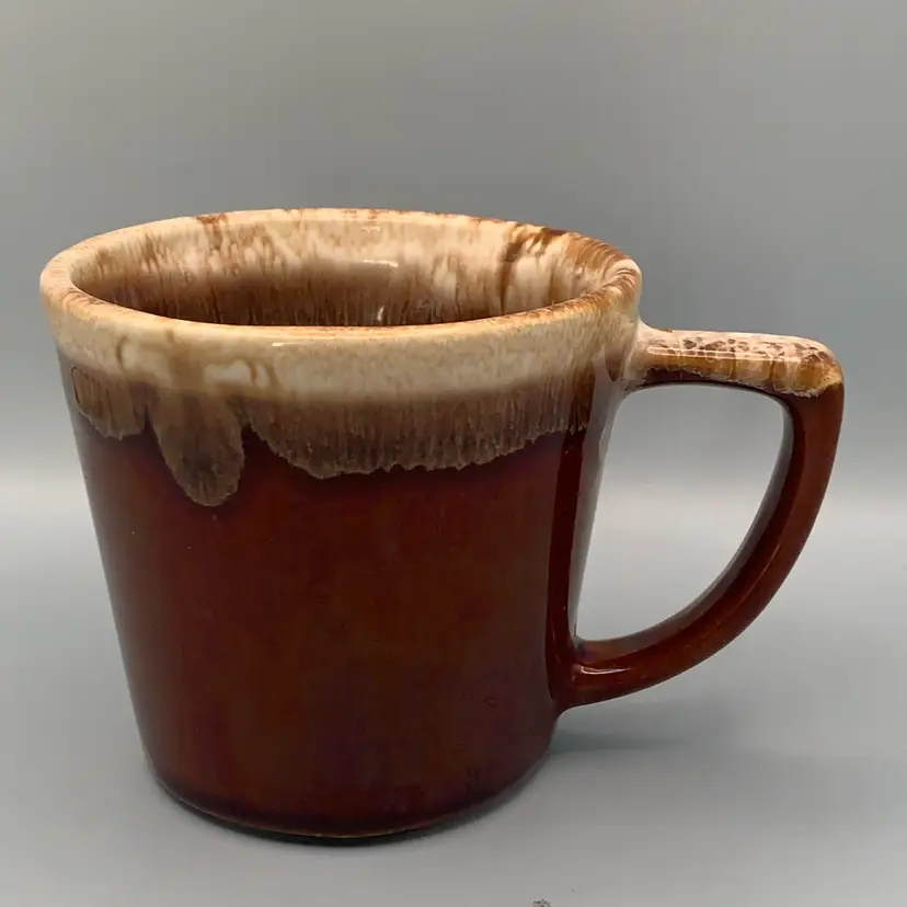 VTG McCoy Pottery brown drip glaze coffee mug. D Handle Mid 20th Century Holds 8oz