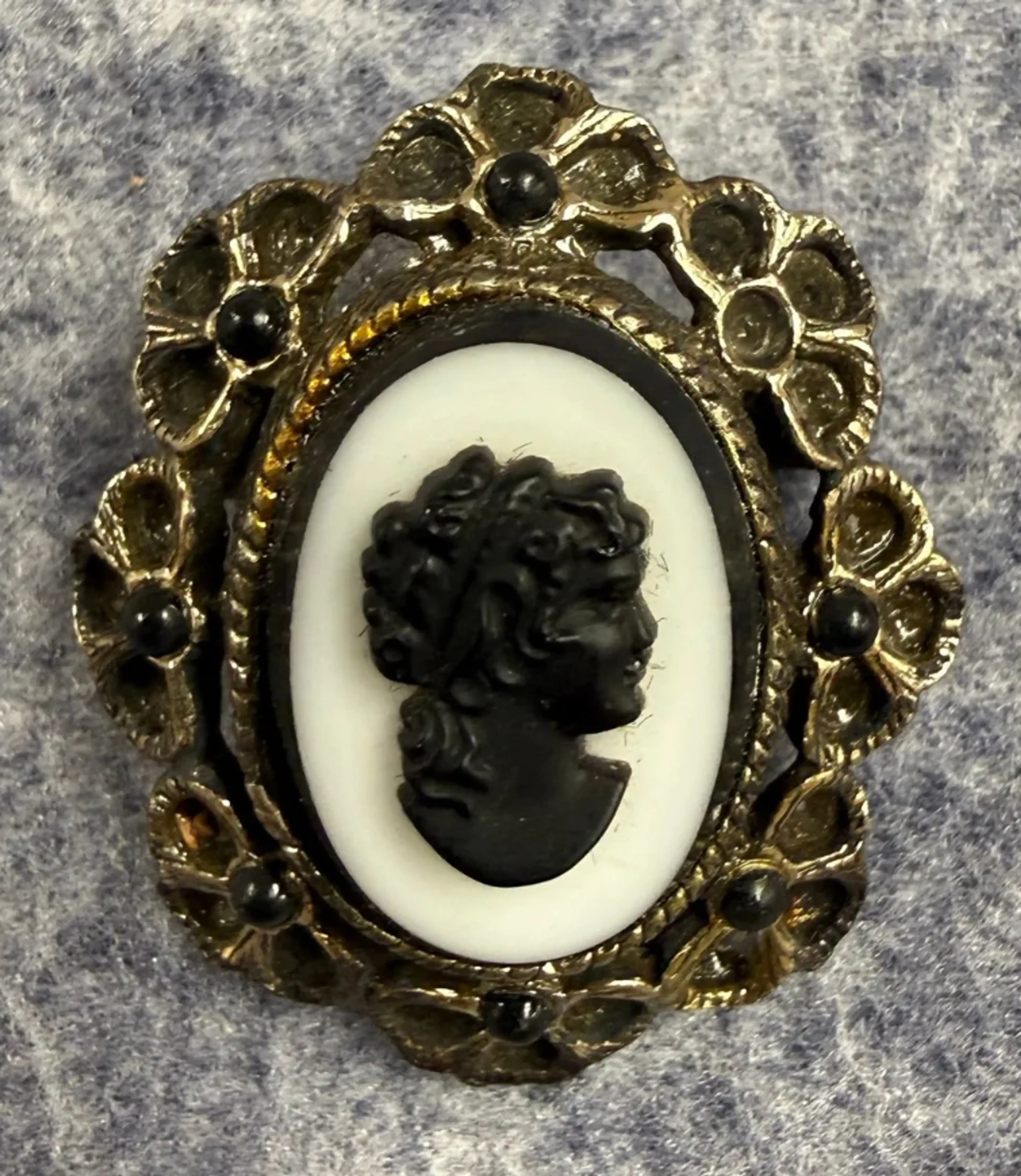 Image 1 of 5