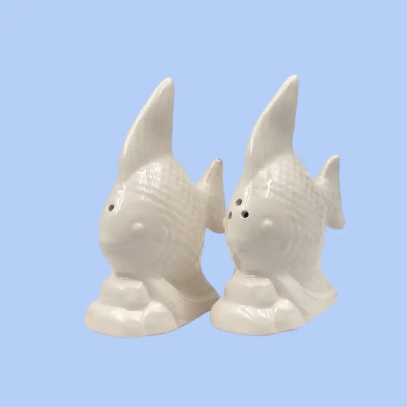 #274- Salt & Pepper Set White Clown Fish Ceramic
