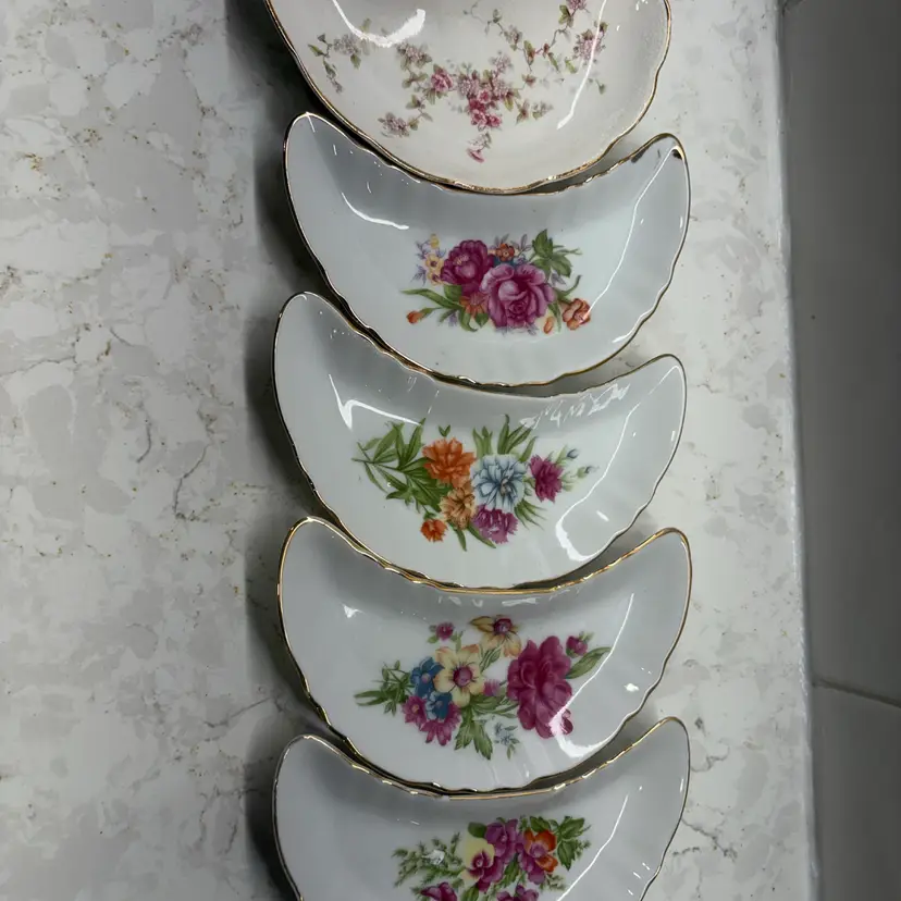 Lot of 5 Vtg Floral Crescent Bone Dishes - Homer Laughlin + 4 Japan Gold Trim