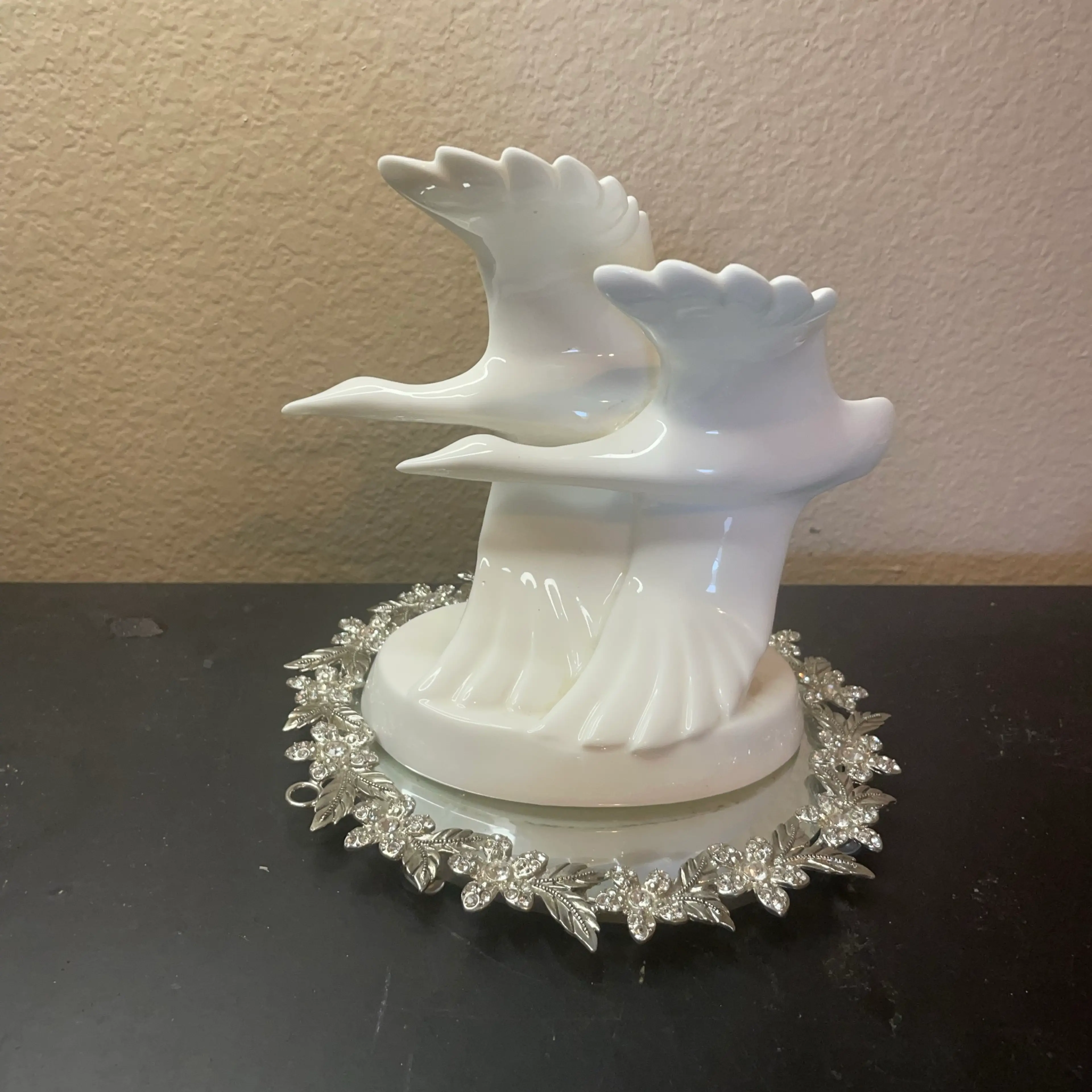 Image 2 of 7