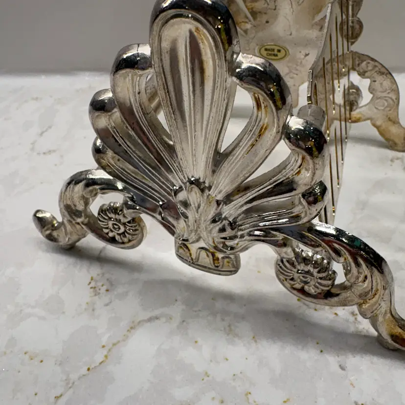 Vintage Silver Plate 12 Knife Holder Stand Shell Scallop Ornate - Made in China