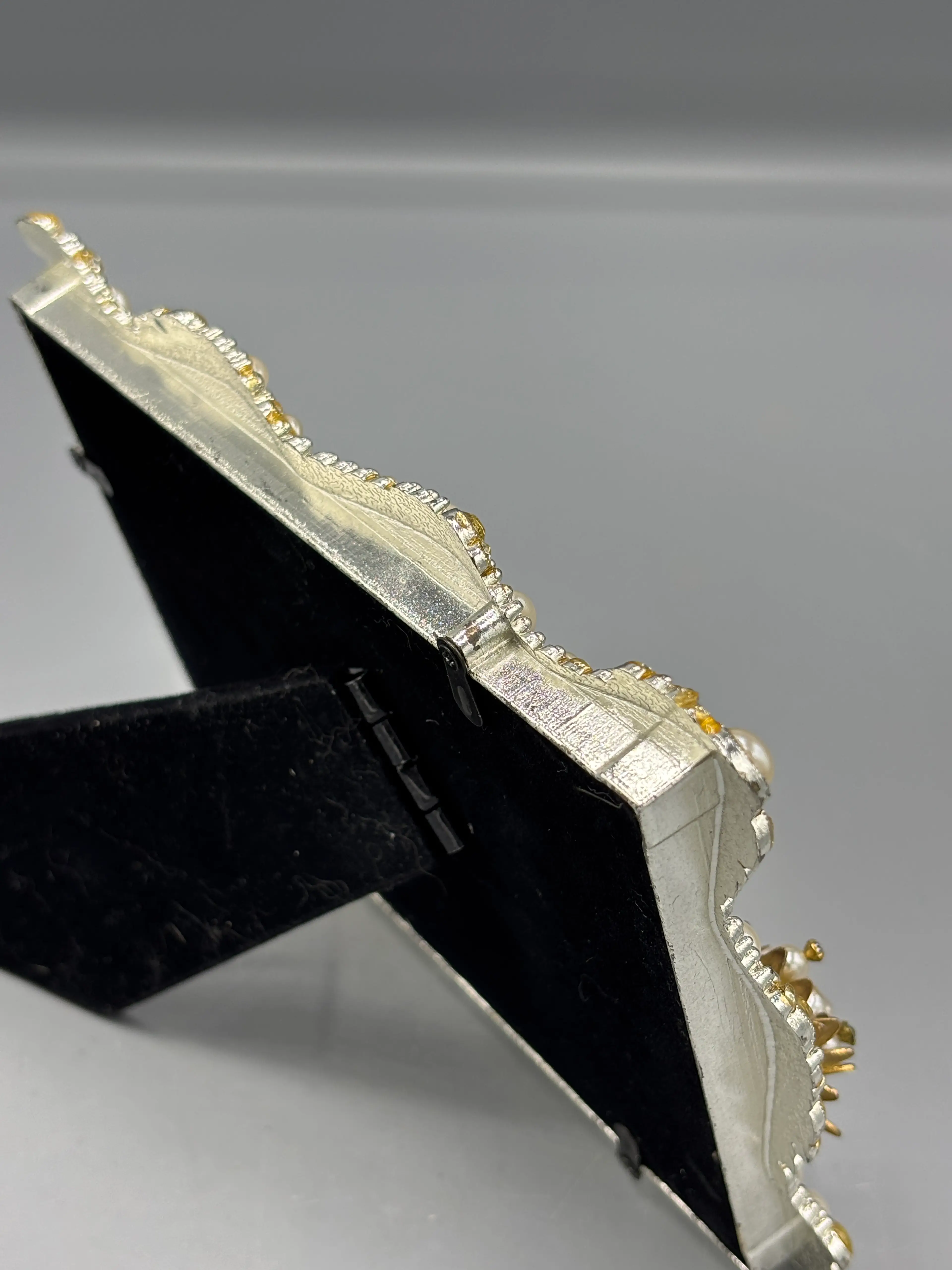 Image 2 of 6