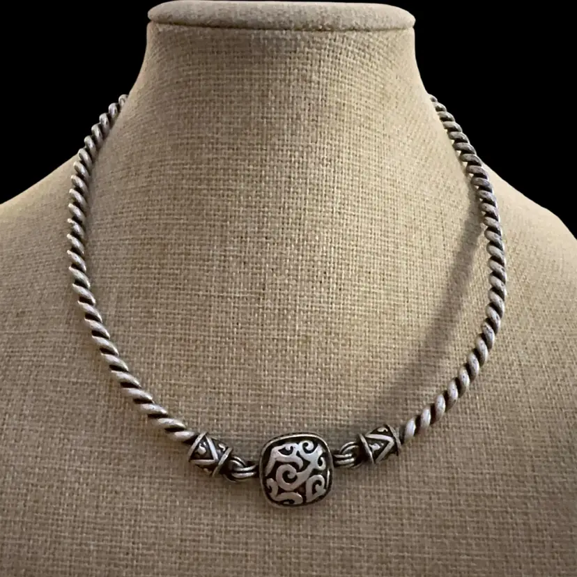 Vintage Nine West Twisted Choker Necklace