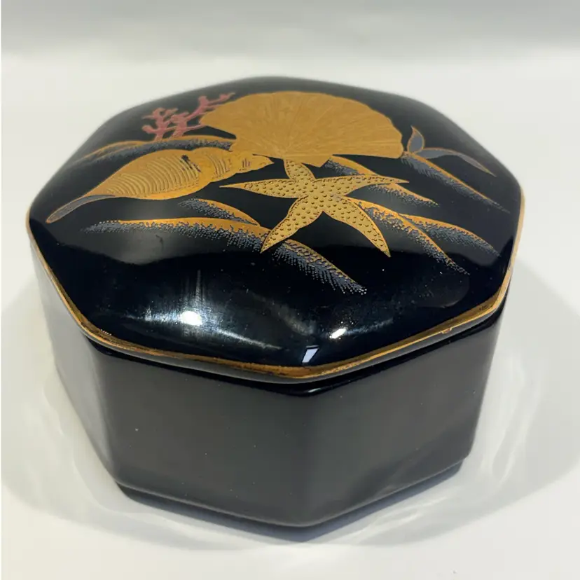Otagiri- Metallic Shells Starfish- Octagonal Trinket Box- Jewelry- 3.5” W 2” Tall - Vintage