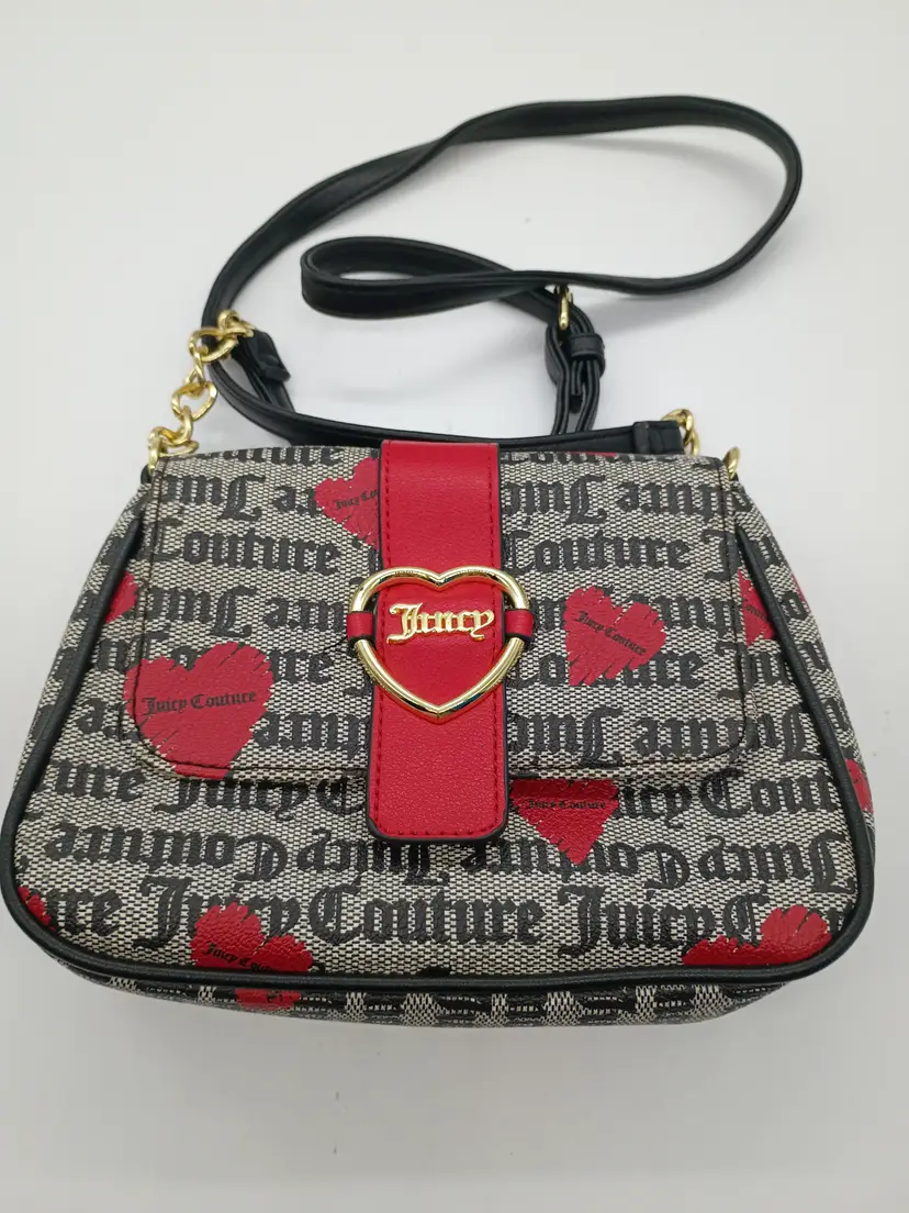 Juicy Couture Black/Beige Heart Addicted Love Crossbody Purse with Vegan Leather and Chain Link  Crossbody Strap