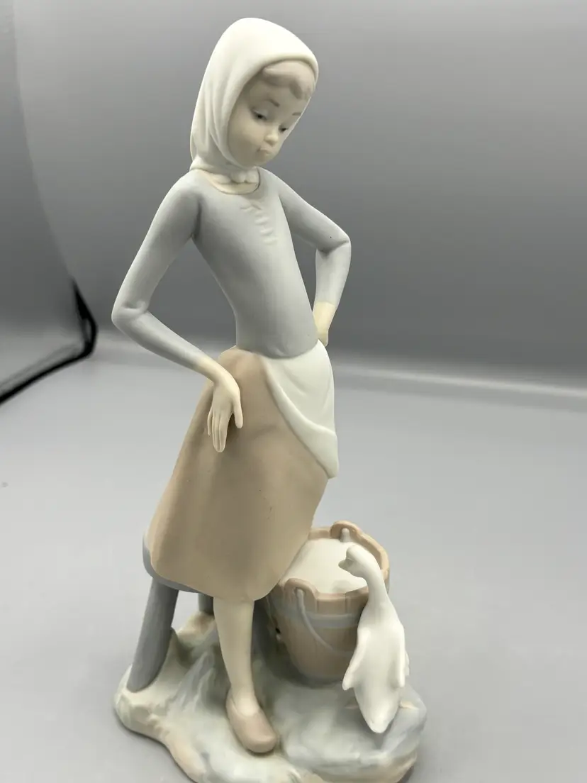 Vintage lladro girl with milk pail