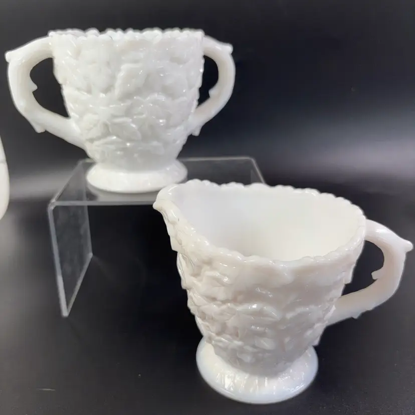 What’s Morlan Glass Creamer, And Sugar Bramble Pattern