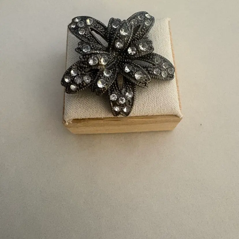 Vintage Rhinestone Brooch. Floral Ribbon Design. EST. 2000