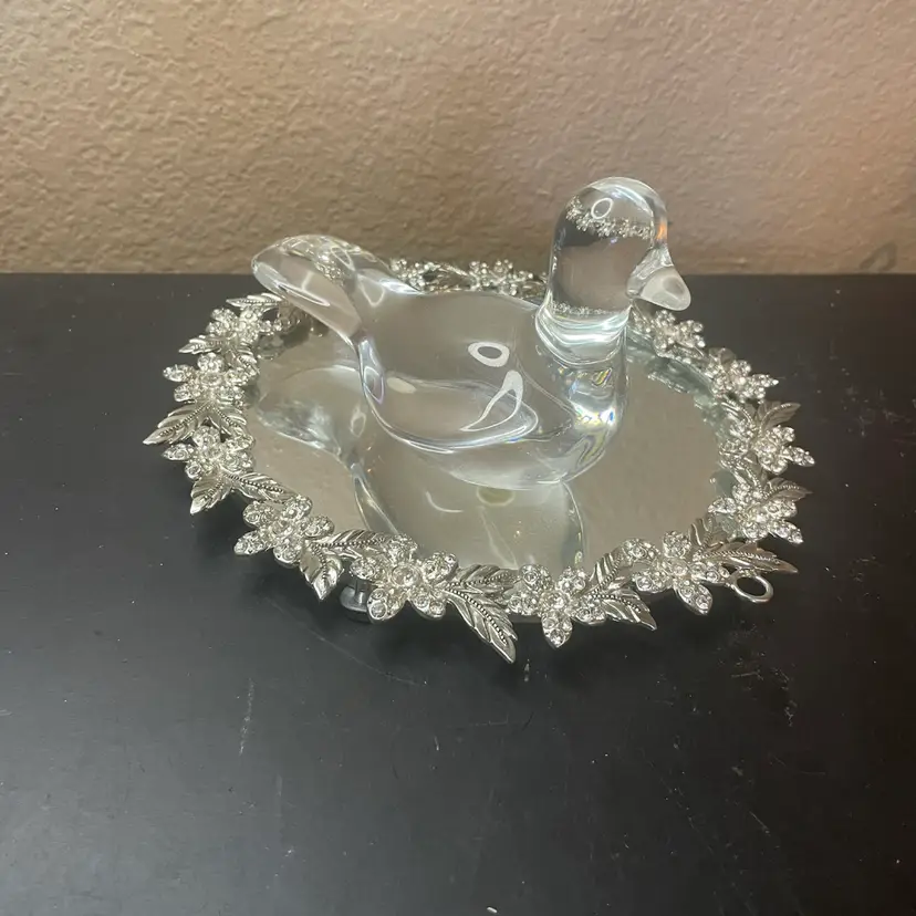 Exquisite Etched Baccarat France Crystal 6” Bird Figurine