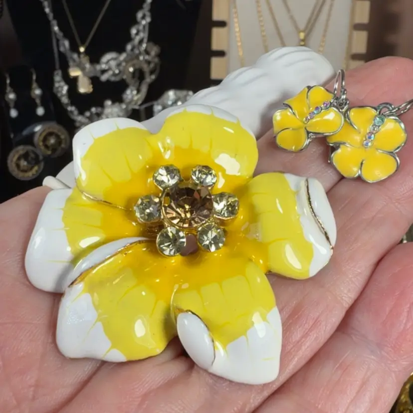 Happy Yellow “Cold” Enamel & Rhinestone Gold Tone Flower Brooch Married To Adorable Like Kind Pierced Earrings