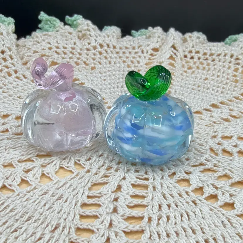 🐞Vtg Handblown Art Glass Mini Pumpkins 
1 1/4”