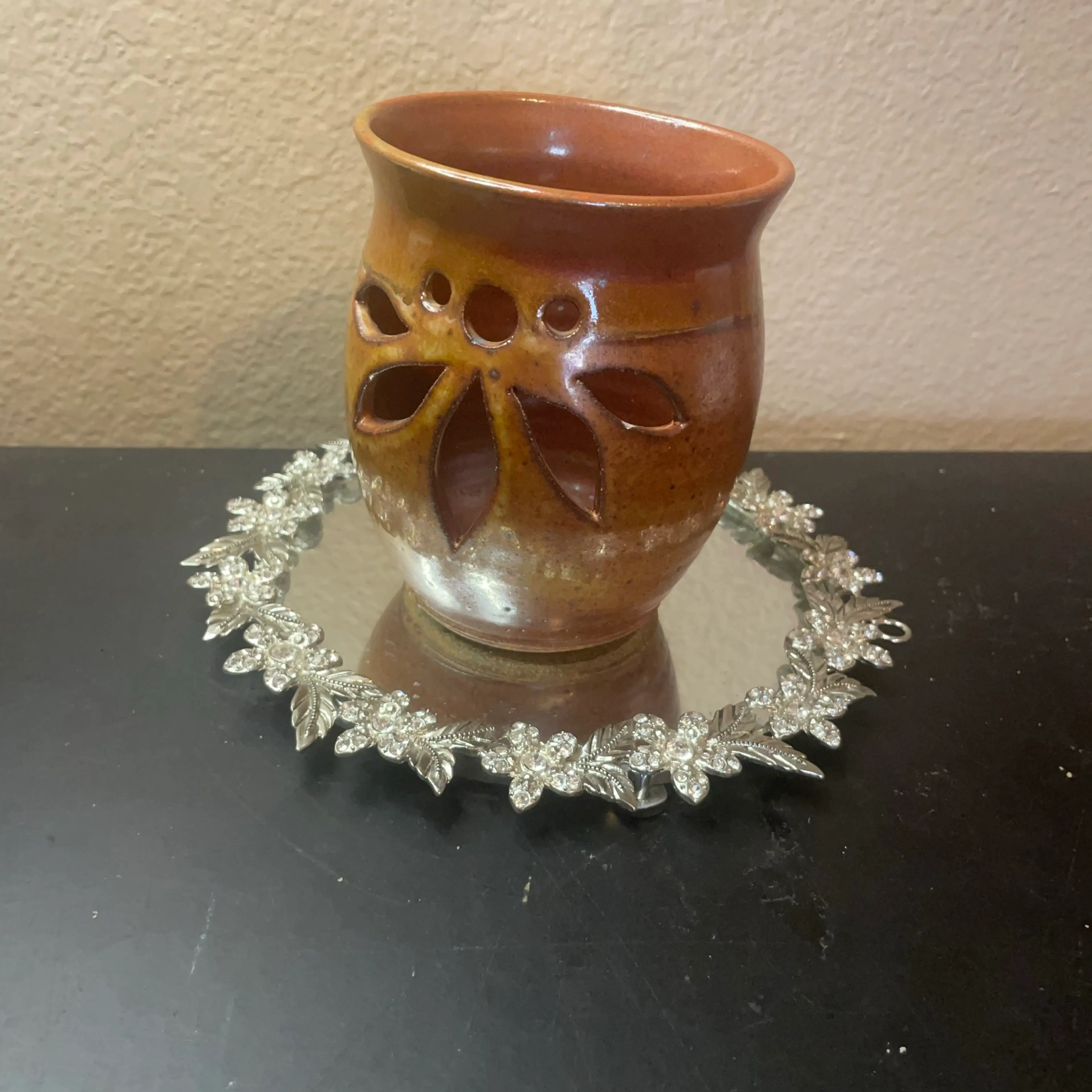 Image 2 of 6