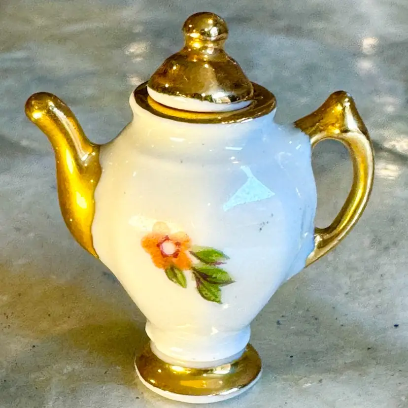 😻 Vintage Limoges Miniature Porcelain Teapot Hand Painted Floral & 22k Gold Lid