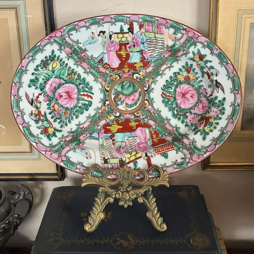 🐇 Vintage Famille Rose Rose Medallion Hand Painted Oval Porcelain Platter