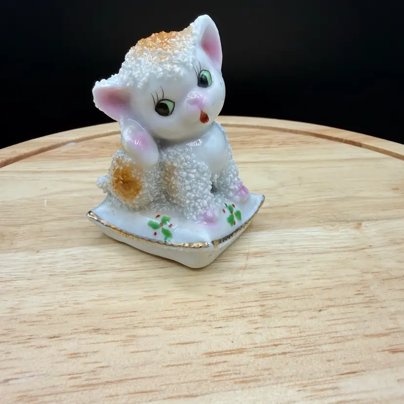 🐞Vtg 1950's Sugar Coated Kitten on Pillow Figurine 3x2”