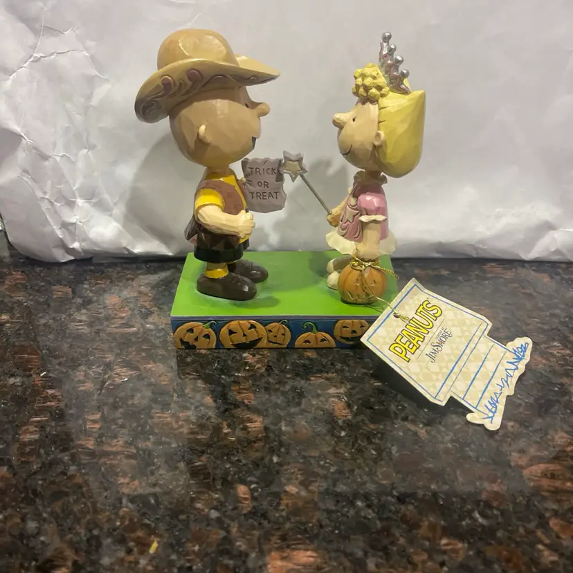 Jim Shore #6006944 Trick or Treat Halloween Figurine Charley Brown & Sally NWT