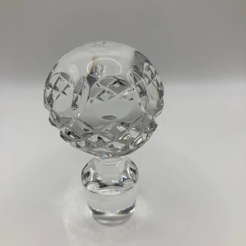 Multi Faceted Crystal Stopper! 3 1/2” Tall! 1” Wide And 1” Depth On Bottom/Insert!