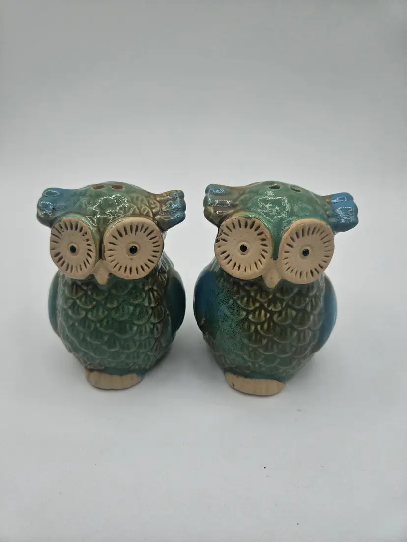 Ceramic Green Aqua Owl Salt & Pepper Shakers W/Stoppers