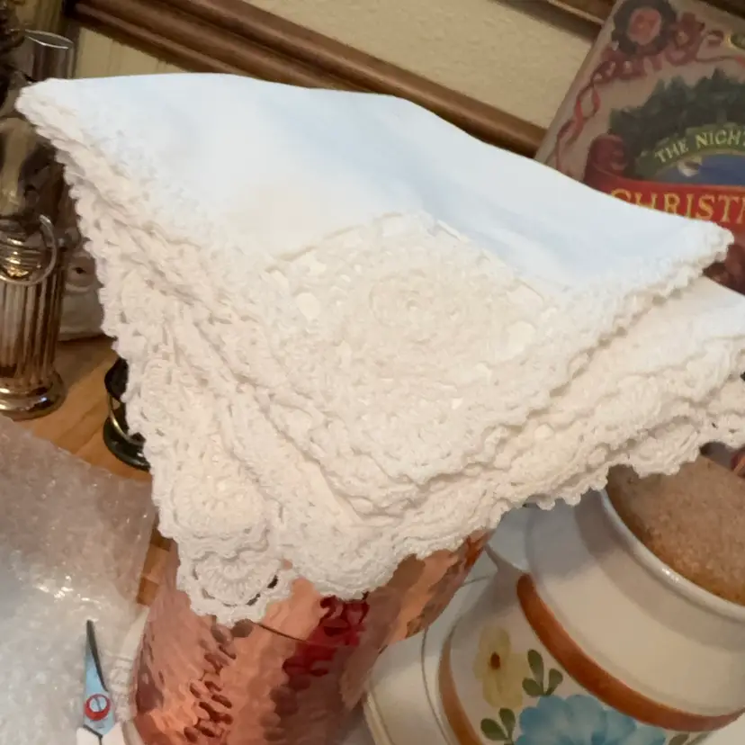 #01 - Linen And Lace Napkins (4)