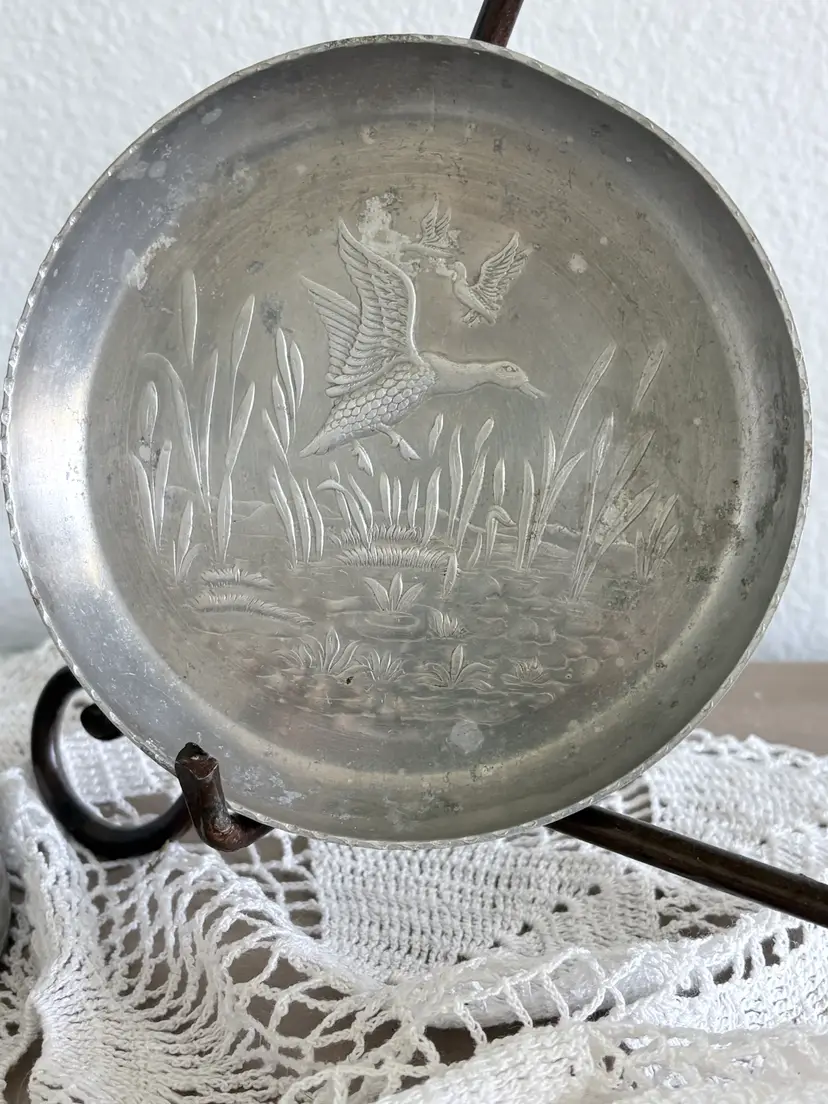 Vintage Duck embossed aluminum tray/coaster